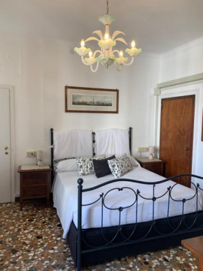 B&B Al Teatro with canal view Venedig
